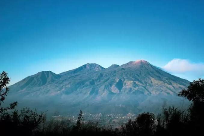 Gunung Arjuno: Keindahan dan Misteri