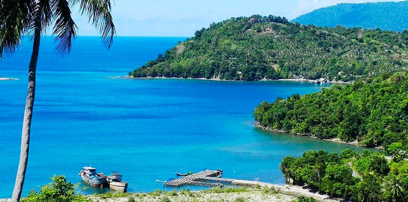 Pulau Weh Sabang - titik nol kilometer Indonesia dengan pantai pasir putih dan kehidupan bawah laut yang spektakuler di ujung Sumatera